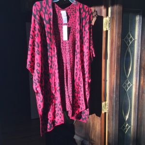 ANIMAL JACQUARD RUANA COVERING